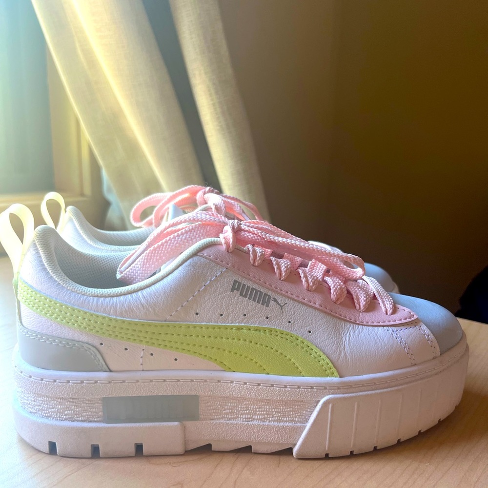 Like New Puma Platform Sneakers